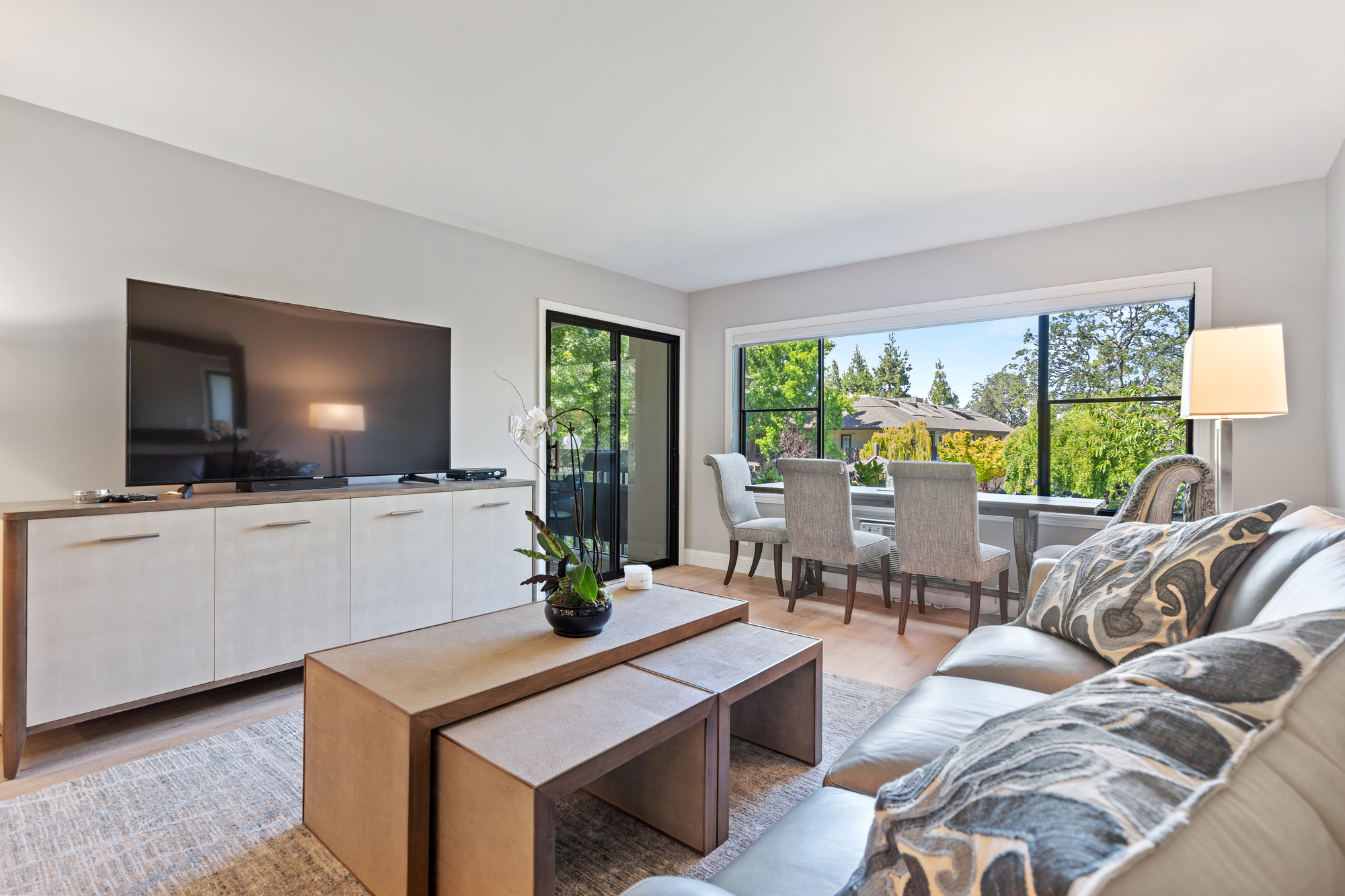 2140 Santa Cruz Avenue, D107 2140 Santa Cruz Avenue, D107